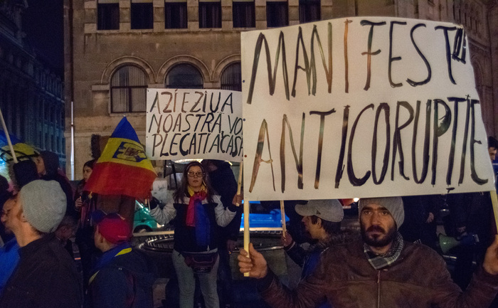 Protest anti-Sistem în Piaţa Universtatiii, 01. 12. 2015