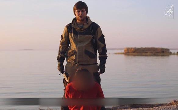 Imagine dintr-o înregistrare video publicată de Statul Islamic în 2 decembrie 2015 şi care prezintă execuţia unui presupus spion rus.