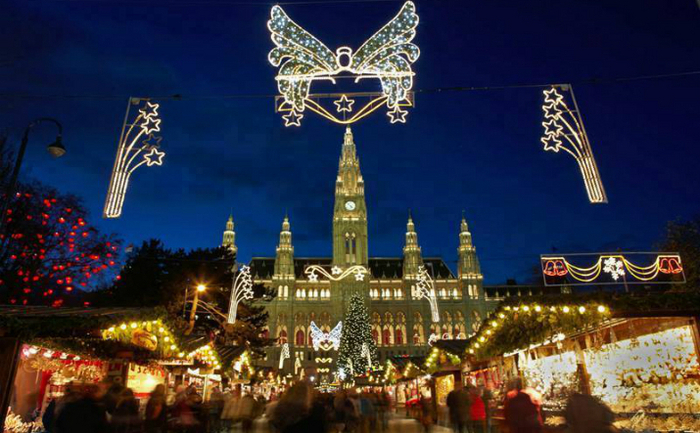 
Viena învăluită în luminile sărbătorilor