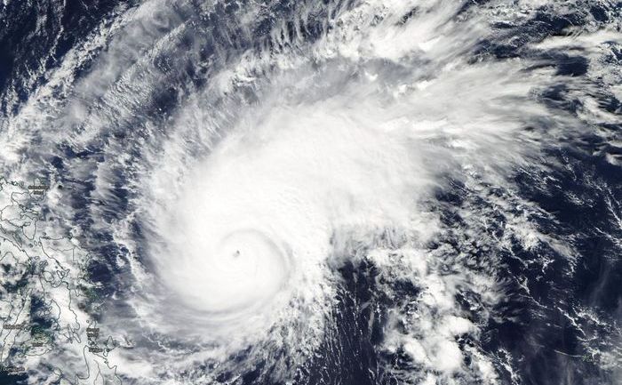 Taifunul Melor în timp ce se apropie de Filipine, 13 decembrie 2015. (Captură Foto)