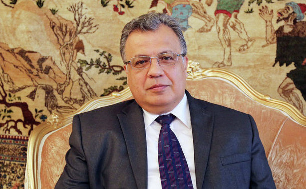 Ambasadorul rus în Turcia, Andrei Karlov. (Captură Foto)