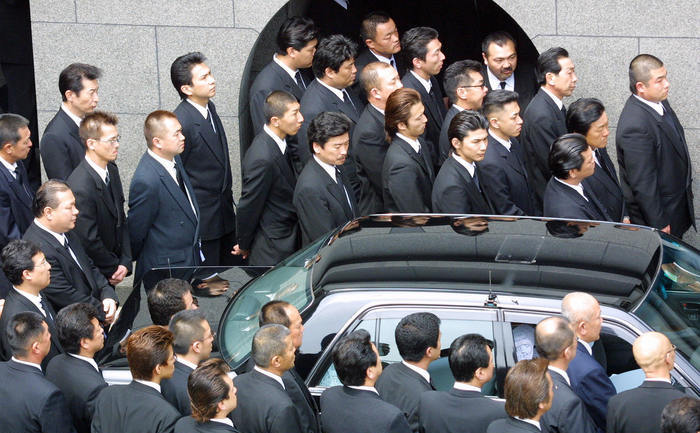Înmormântarea unui boss yakuza din Kobe, 20 aprilie 2002
