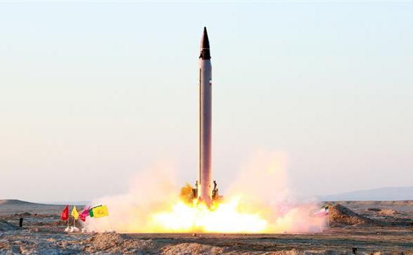 Racheta balistică iraniană de rază lungă Emad.