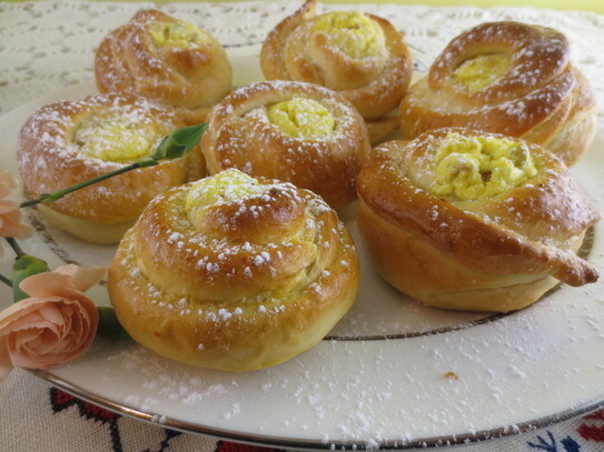 Plăcinte poale n brâu (Maria Matyiku / Epoch Times)