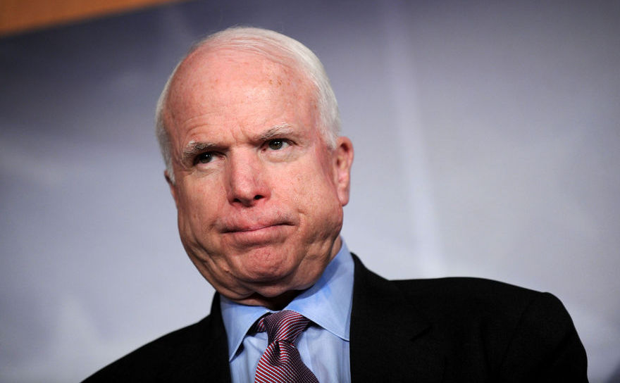 Senatorul american John McCain.
