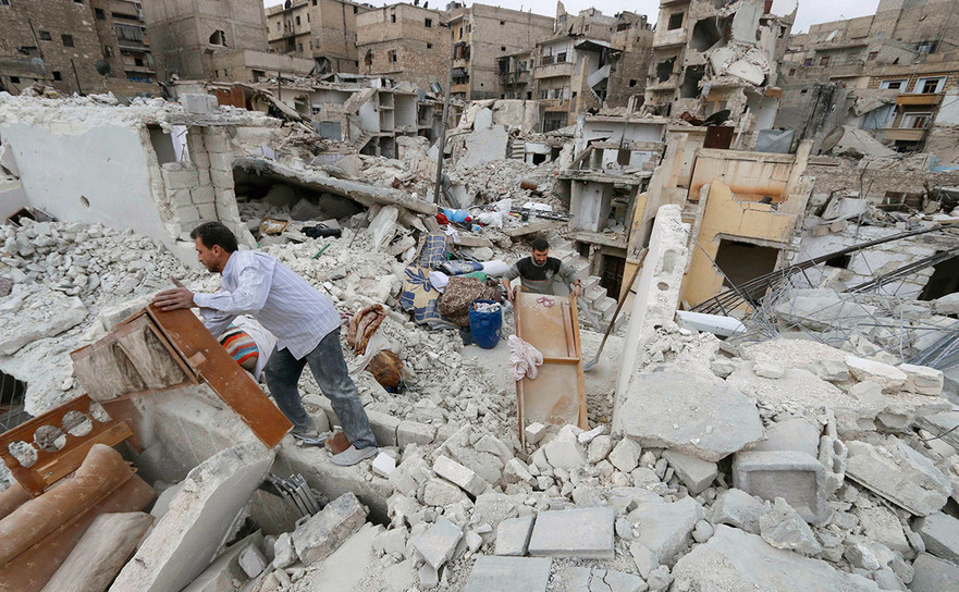 Clădiri distruse în cartierul al-KaKalaseh din oraşul sirian Alep, 17 noiembrie 2014.
