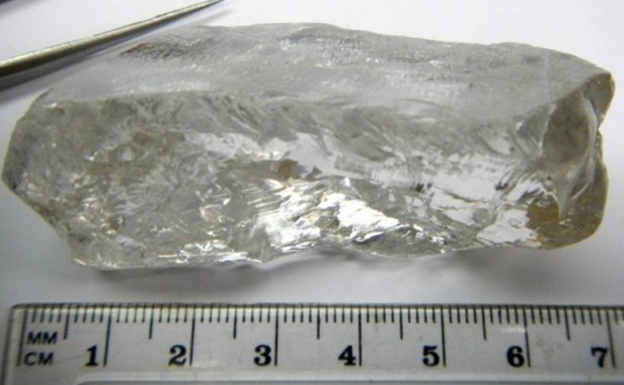 
Diamant de 404.2 carate descoperit în Angola