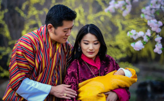 Regatul Bhutan plantează 108.000 copaci pentru a sărbători naşterea micuţului lor prinţ. (Foto: Oficiul Regal pentru Media)