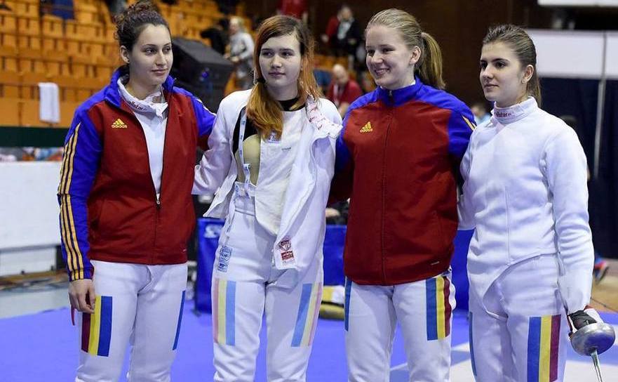 Echipa feminină de spadă a României, formată din Bianca Benea (CSM Oradea), Zsuzsa Schlier (CSS  Târgu Mureş), Alexandra Predescu (CSA Steaua) şi Denisa Barosan (CSA  Steaua)
