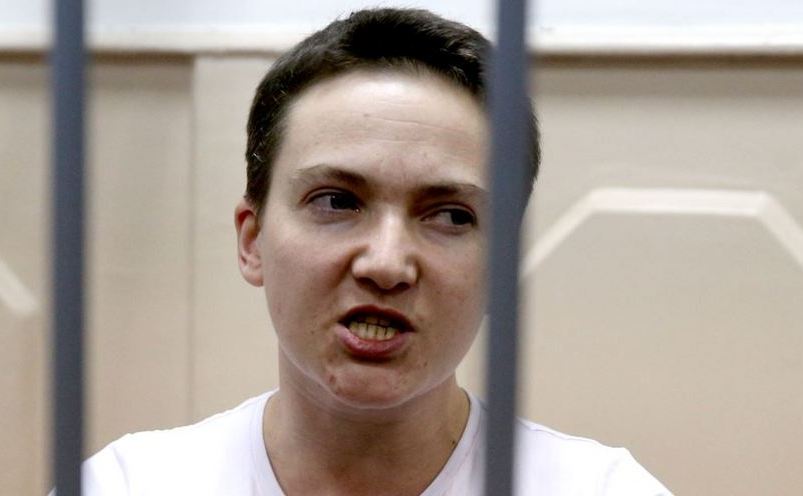 Pilotul ucrainean Nadia Savcenko în timpul unei audieri în tribunal districtului Basmanni din Moscova, 11 noiembrie 2014.
