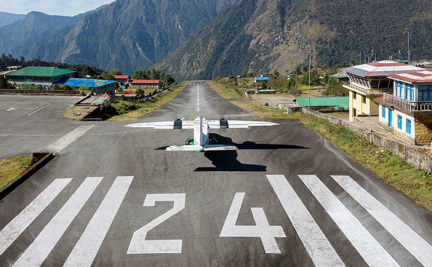 Aeroportul din Lukla (PAWEL TOCZYNSKI / GETTY IMAGES)