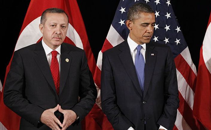 Preşedintele american Barack Obama (dr) şi omologul său turc Recep Tayyip Erdogan.