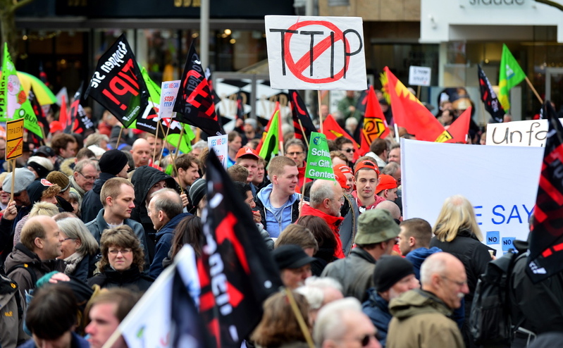Protest anti-TTIP în oraşul german Hanovra, 23 aprilie 2016. (Captură Foto)