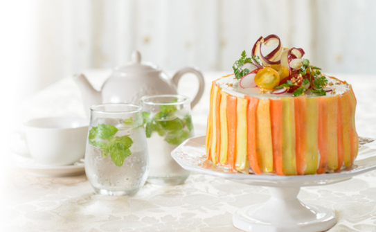 "Salad Cakes", torturi sărate create de food-stylist-ul japonez Mitsuki Moriyasu (Fotografia: vegedecosalad.com)