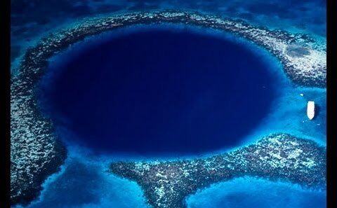 Great Blue Hole (Marea Gaură albastră) (Youtube.com)