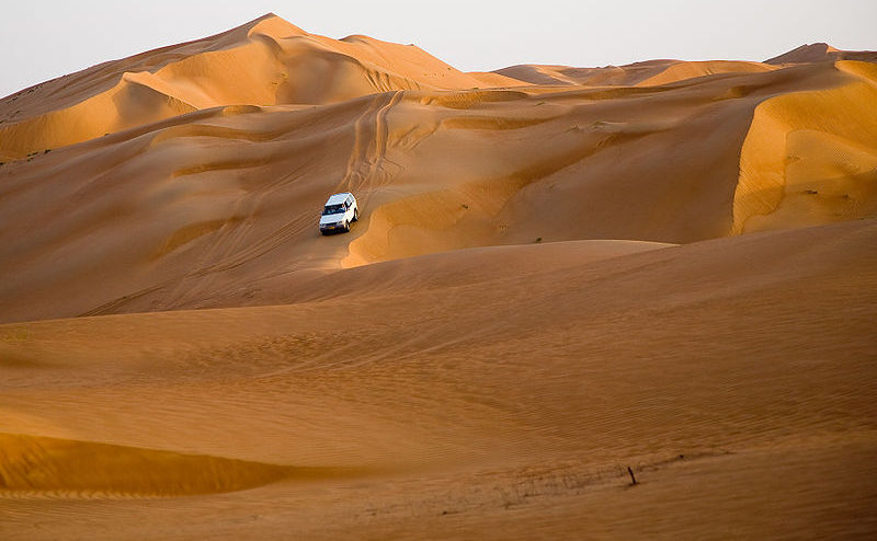 Deşertul Wahiba Sands, Oman (Wikimedia.org.)