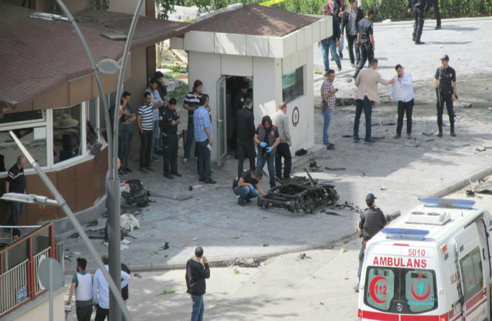 Atac cu maşină bombă împotriva sediului poliţiei dn Ganziatep, în sudul Turciei