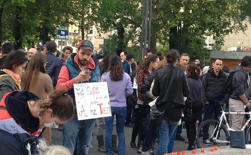 "Ne-aţi diluat sănătatea!" - Protest în Piaţa Universităţii (Epoch Times România)