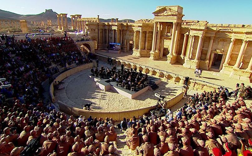 Concert susţinut în oraşul antic sirian Palmyra de Orchestra rusă Mariinski, 5 mai 2016. (Captură Foto)
