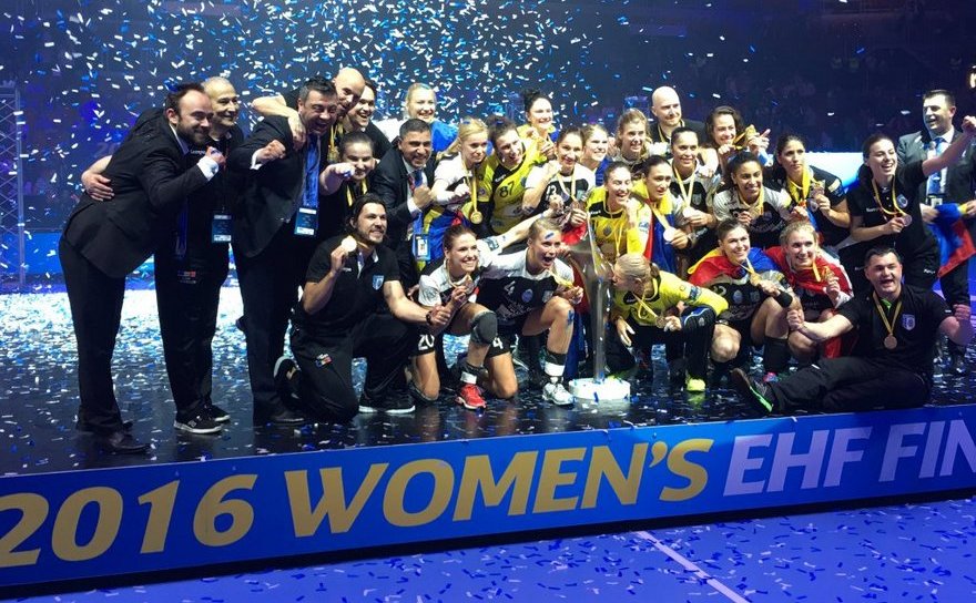 Echipa feminină de handbal CSM Bucureşti - noua campioană a Europei