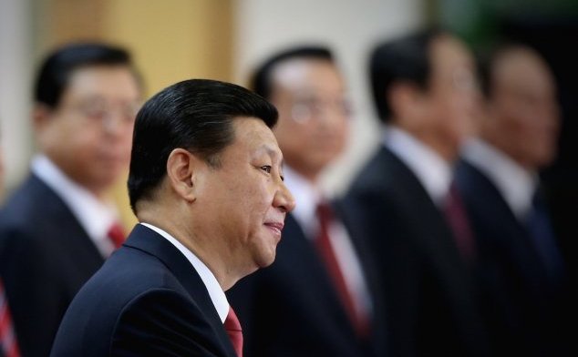Xi Jinping în faţa celorlalţi membrii ai Biroului Politic în 2012