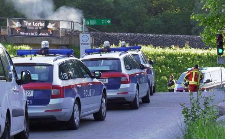 Poliţia investighează atacul de lângă oraşul Nenzing,  Austria, 22 mai 2015. (Captură Foto)