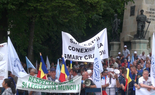 Protest al sindicaliştilor din Energie, 3 iunie 2016 (Epoch Times)