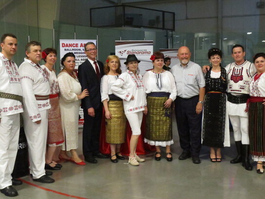 Carassauga Festivalul Culturii  cu Ana Maria Scordescu si Grupul Roman Hamilton (Maria Matyiku / Epoch Times)