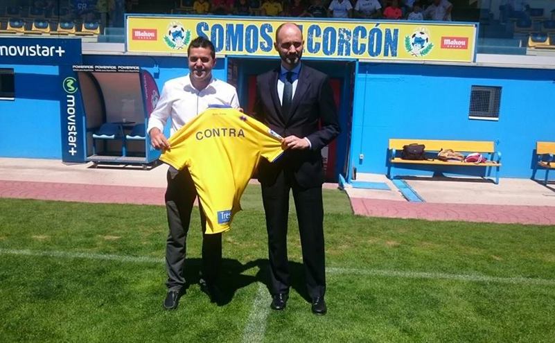 Cosmin Contra,   prezentat oficial ca antrenor al echipei spaniole de divizie  secundă AS  Alcorcon (Vivir Alcorcon/facebook)