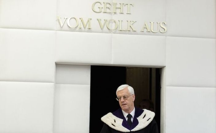 Preşedintele Curţii Constituţionale din Austria, Gerhard Holzinger. (Captură Foto)