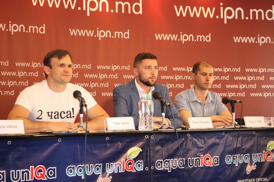Reprezentanţii societăţii civile, Vitalii Voznoi, Victor Chironda, Sergiu Tofilat (Epoch Times România)
