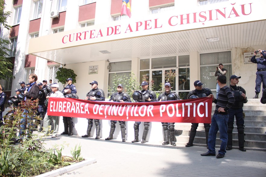 Curtea de Apel Chişinău, protest în susţinerea deţinuţilor politic (Epoch Times românia)