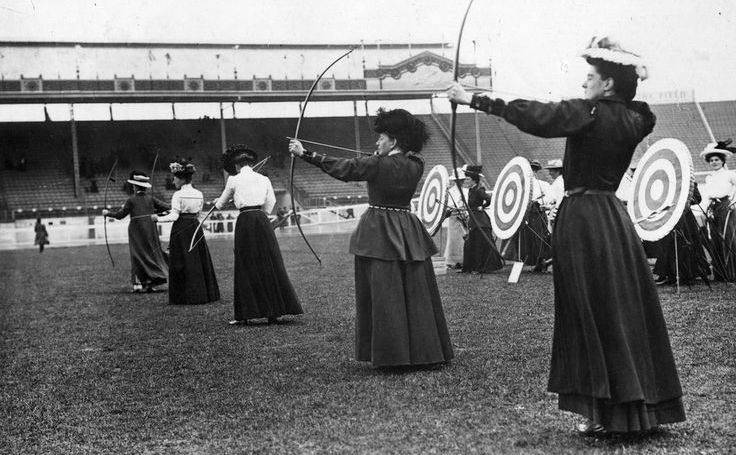 Femei trăgând cu arcul, Jocurile Olimpice de la Londra, 1908 (pinterest.com)