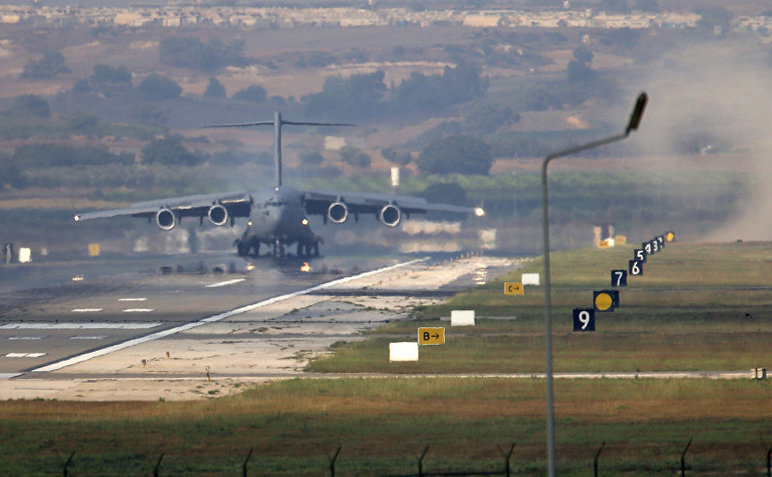 Baza aeriană de la Incirlik, Turcia.