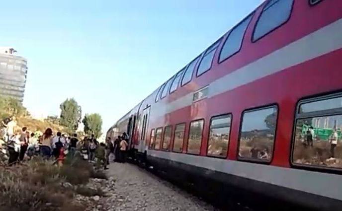 Atac cu cuţitul într-un tren din Elveţia. (Facebook.com/Romania Tv Exclusive)