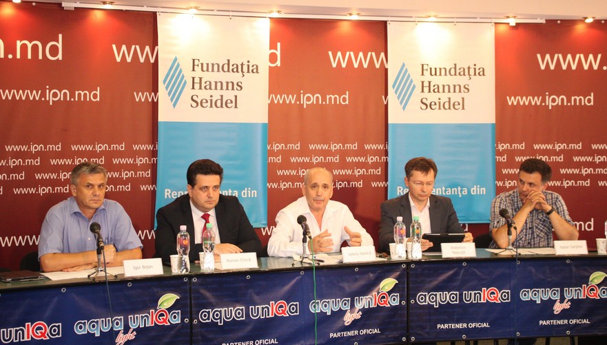 Analişti şi experţi economici, Igor Boţan, Roman Chircă, Veaceslav Negruţă şi Natan Garştea, Moldova
