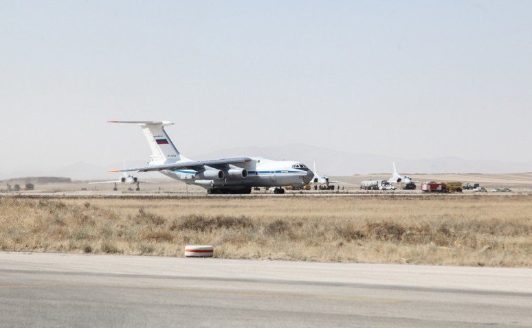Avioane militare ruseşti la o bază aeriană din Iran, august 2016. (Captură Foto)