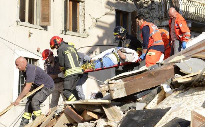 Cutremurul din Italia (Facebook, Pioneer)