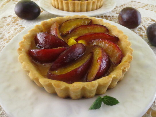 Mini tarte cu prune (Maria Matyiku / Epoch Times)