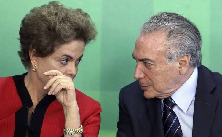 Dilma Rousseff (st) şi Michel Temer. (Captură Foto)