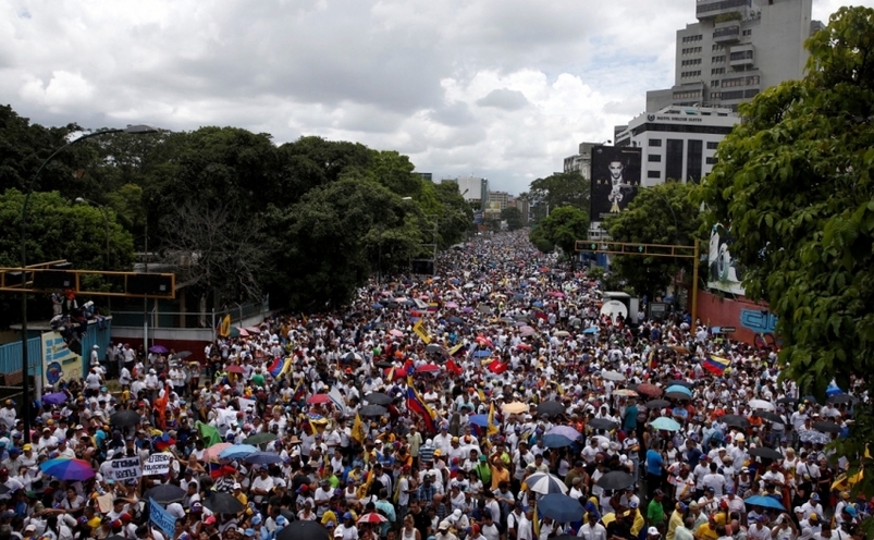 Opoziţia venezueleană protestează împotriva preşedintelui Nicolas Maduro în Caracas, 1 septembrie 2016.