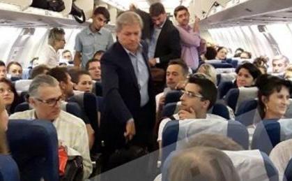 Dacian Cioloş în avion