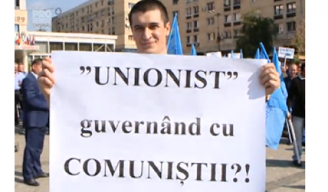 Dumitru Mihailov protestând în Iaşi. (blog.galbur.md)