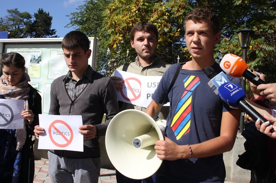 Tinerii Moldovei, protest la USM (Epoch Times România)