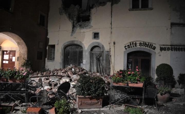 Distrugeri provocate de cutremur în satul italian, Borgo Sant’Antonio, 26 octombrie 2016. (Captură Foto)