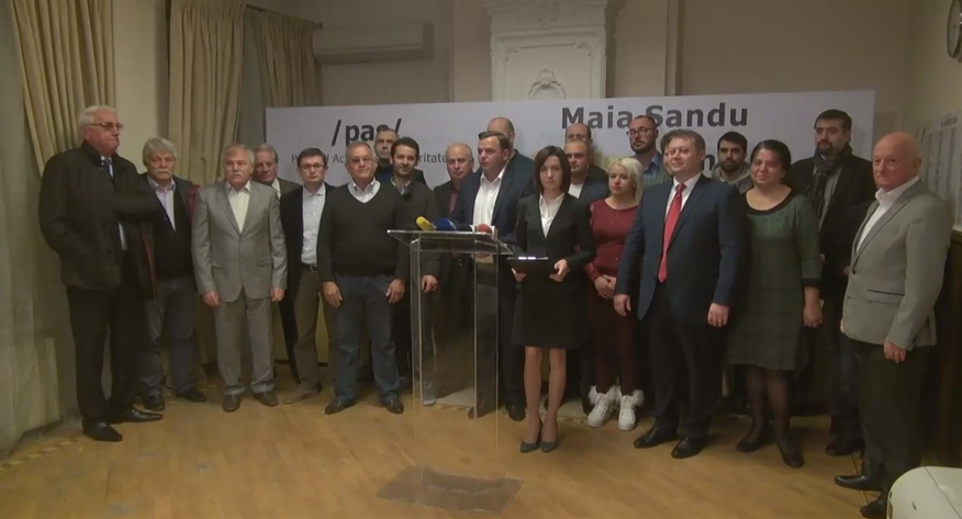 Persoanele notorii din Moldova care o susţin pe Maia Sandu în cadrul conferinţei de presă din 28.10.2016. (captură foto) (privesc.eu)