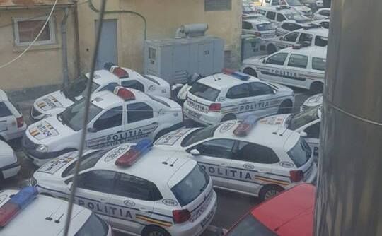 Maşini parcate în curtea Poliţiei Rutiere (Diamantul)