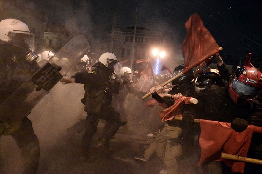 Ciocniri violente între manifestanţi şi poliţie cu prilejul vizitei lui Barack Obama în Atena 