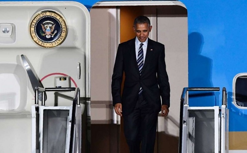 Preşedintele american Barack Obama soseşte pe aeroportul Tegel din Berlin, 16 noiembrie 2016.