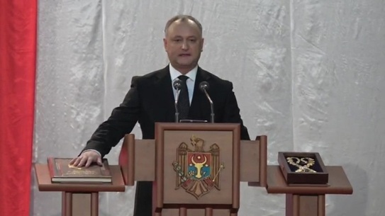 Igor Dodon depune jurământul în calitate de preşedinte al RM (captură foto / privesc.eu)